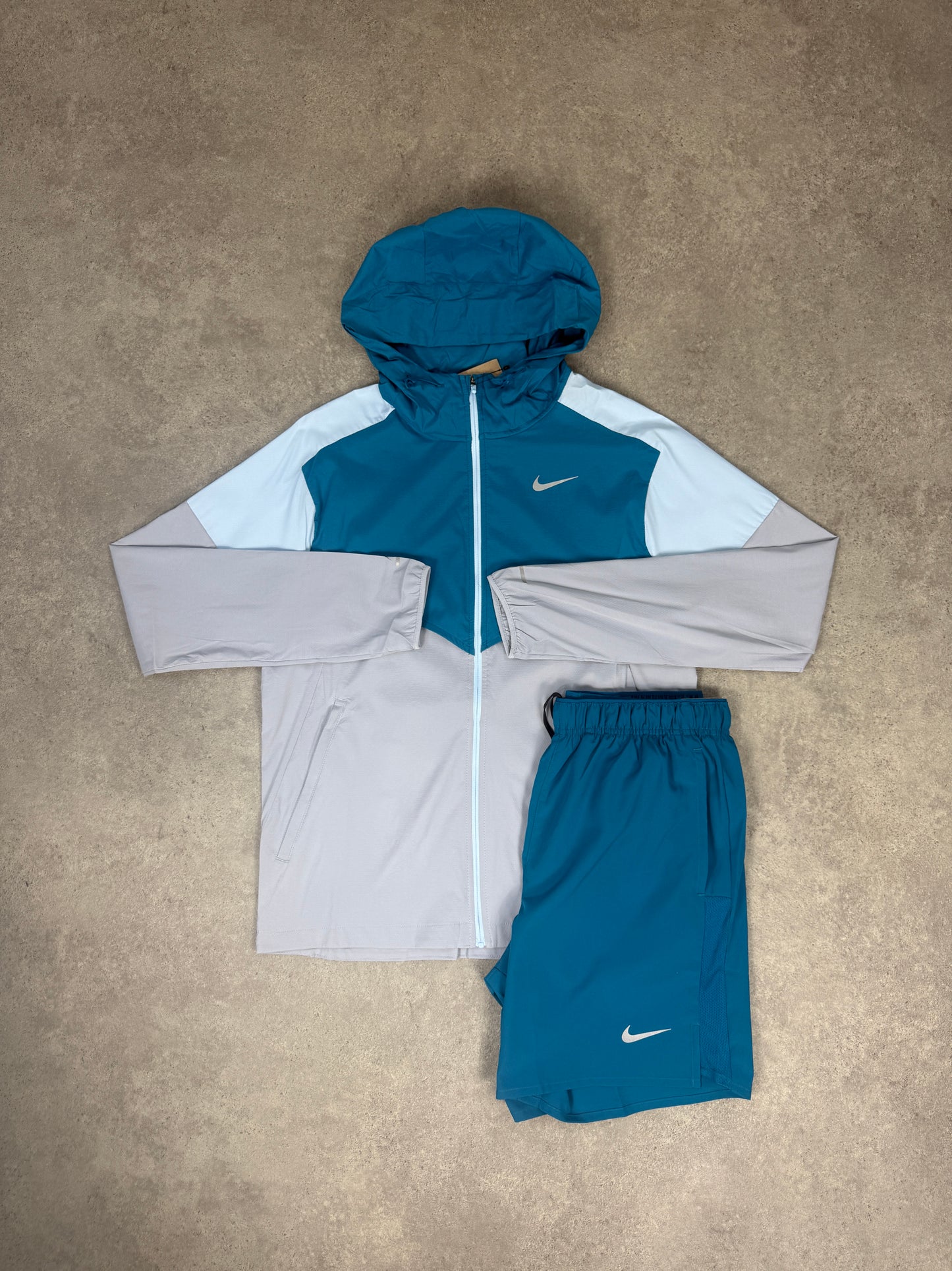 NIKE LIGHT WINDBREAKER JACKET SET