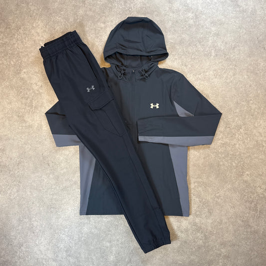 UNDER ARMOUR CARGO TRACKSUIT (BLACK/GREY)